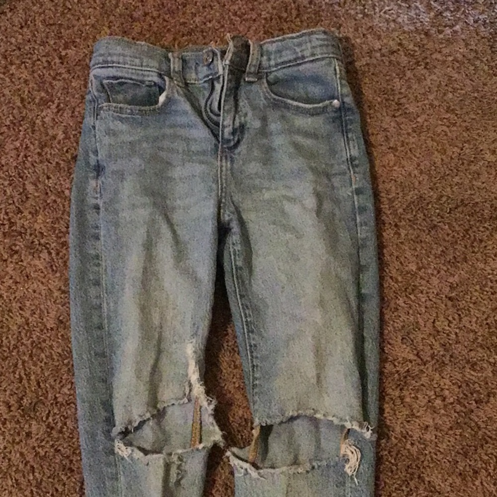 Ripped jeans (girl)